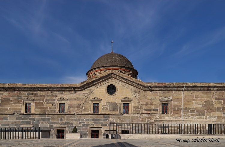 Kayseri'de Meryem Ana Kilisesi restore edilerek ktphane haline getirildi.