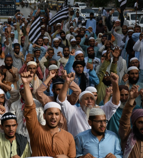 Hz. Muhammed'e Hakaretlerin Protesto Edildiği Hindistan'da 300 Kişi Tutuklandı