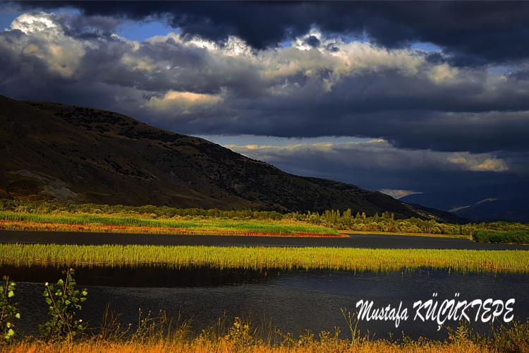 SONBAHAR YA�IYOR SOKAKLARIMA