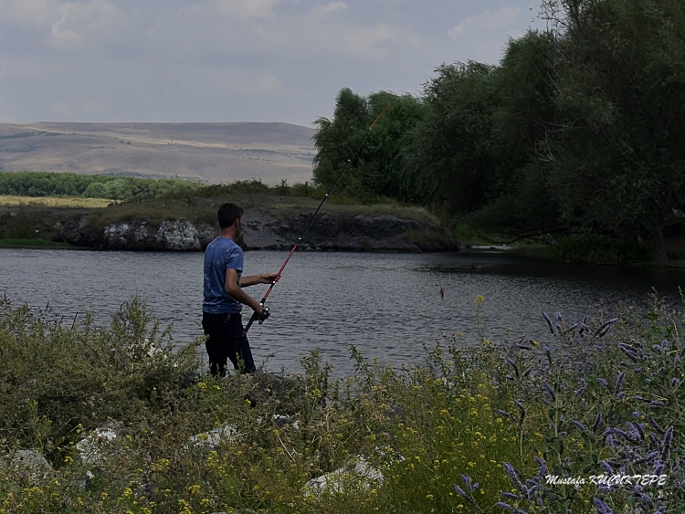 SAH�LDE B�R GAR�P BALIK�IYIM