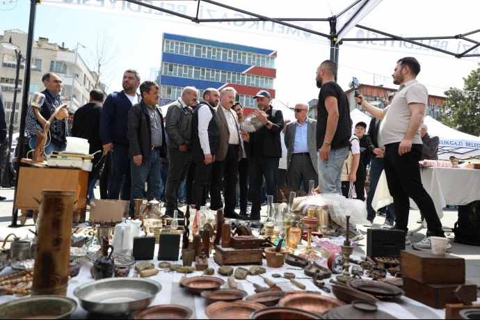 Gemiin zlerini Tayan Antika Eyalar Bu Pazarda