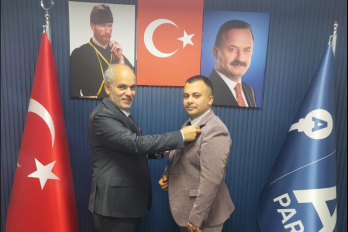 BEK�R ULU ANAHTAR PART�'YE GE�T�