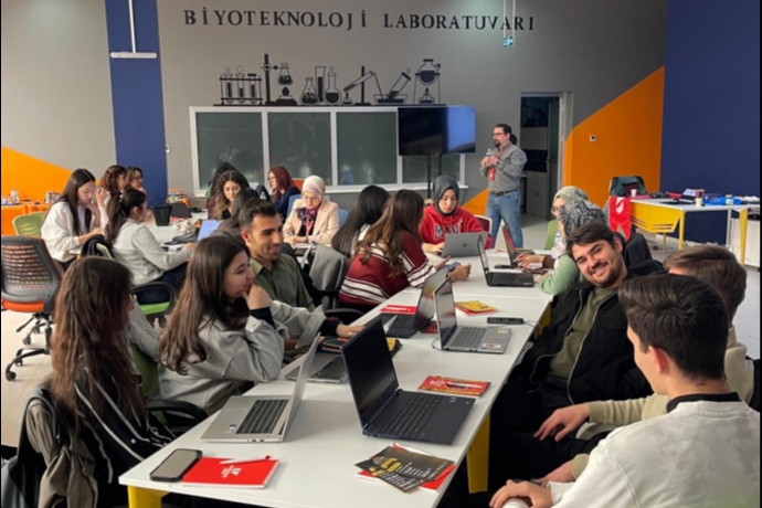 Kayseri Bilim Merkezi�nden Sa�l�k Alan�na Akademik At�l�m: Bilimsel Basamak E�itimi