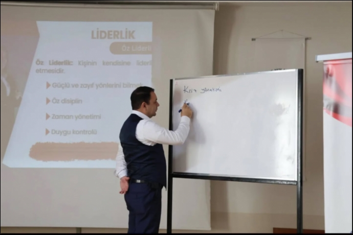 Yahyal� Kaymakam�  �brahim G�ltekin�den Liderlik Vurgusu