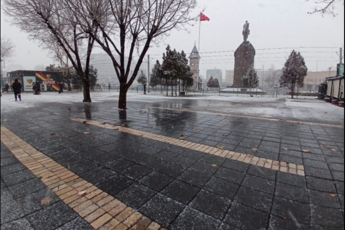 Kayseri'de Cumhuriyet Meydan��nda Y�k�lan Kafeler Meydan�n �ehresini De�i�tirdi