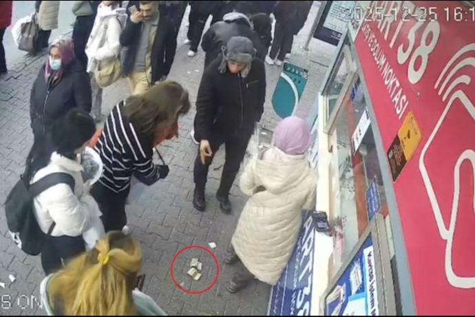 Kayseri'de D��en 250 Euro Sahibini Buldu: Ula��m A.�.�de �rnek D�r�stl�k Davran���