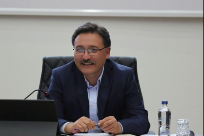 Vali G�kmen �i�ek�ten Dikkat �eken Payla��m