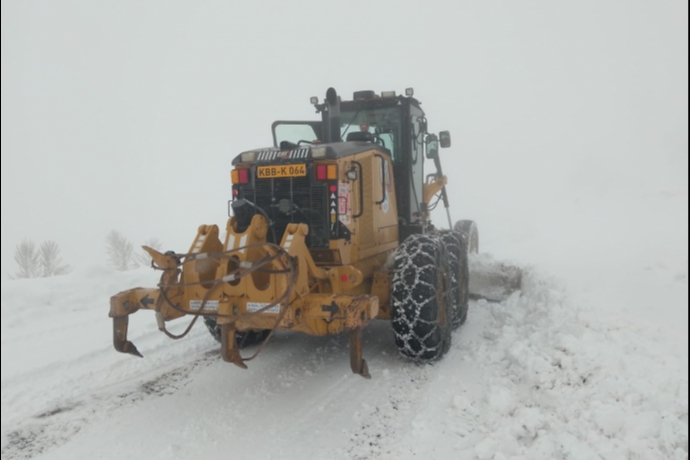 Kayseri�de Kar Ya����yla Kapanan 146 Mahalle Yolu Ula��ma A��ld�