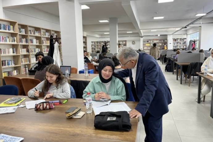 Ba�kan B�y�kk�l��: Final Haftas�nda Gen�lerimizin Yan�nday�z