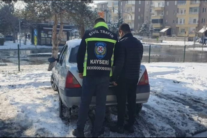 Kayseri�de Trafik Denetimlerinde 1 Haftada Ka� Ara� S�r�c�s�ne Ceza Kesildi ?