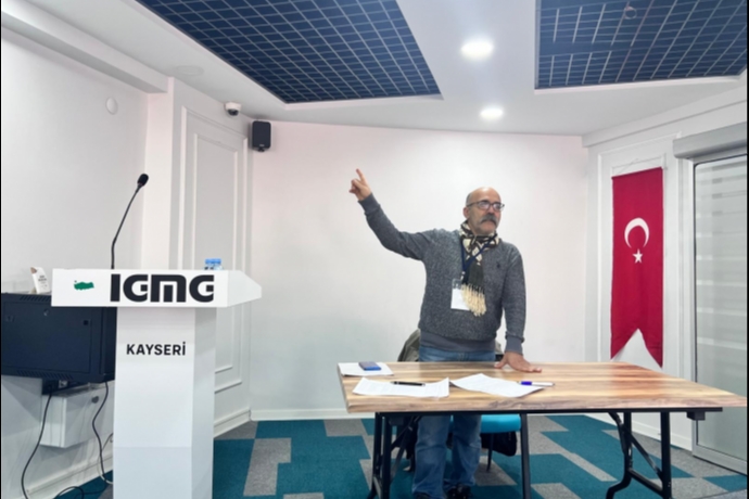 Asr�n Vebas� Dijital Ba��ml�l�k: Toplumsal Bir Alarm Zili