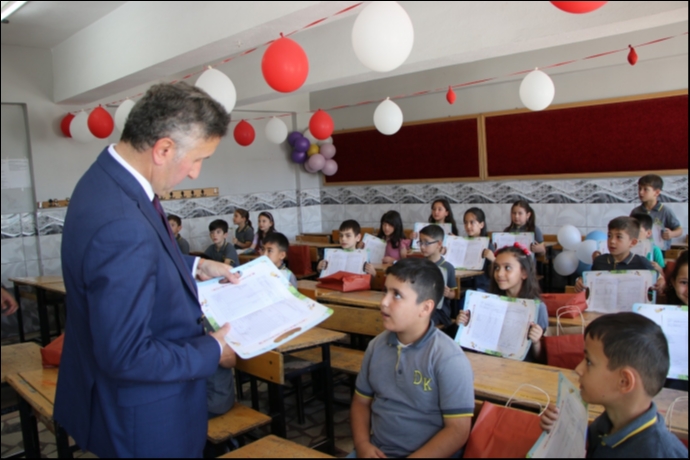 Kayseri�de Karne Heyecan� Zirveye ��k�yor: 307 Bin ��renci Yar�n Karnesine Kavu�acak