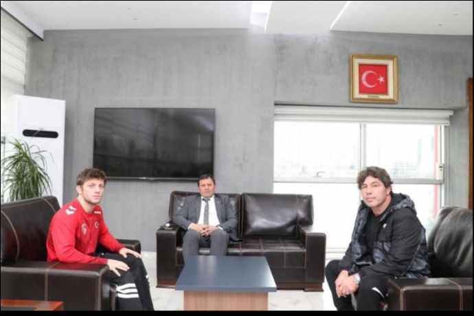 G�re�te Kayseri'nin ���nc�l�k Gururu: Milli Sporcu �l M�d�r� Kabakc��y� Ziyaret Etti