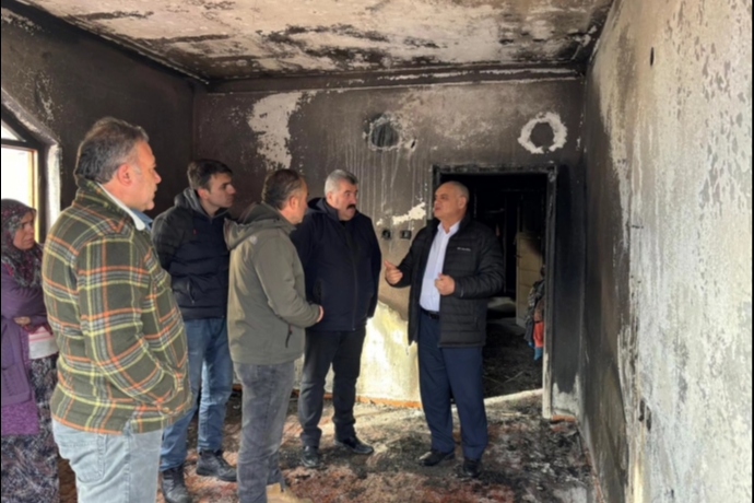 Yahyal�'da Alevlerin Ard�ndan Umut Eli: Ba�kan �zt�rk Yang�nzede Evinde