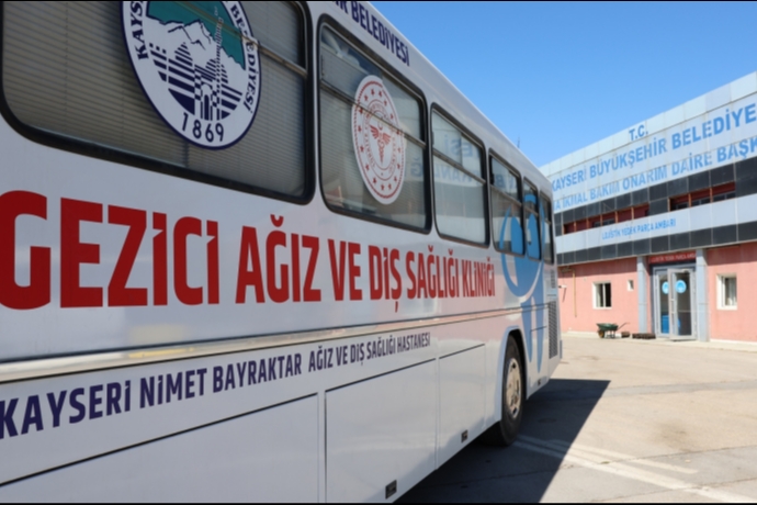 Di� Sa�l���nda T�rkiye Liderli�ine Y�r�yen Kayseri�de Gezici Klinik K�rsala Umut Oldu