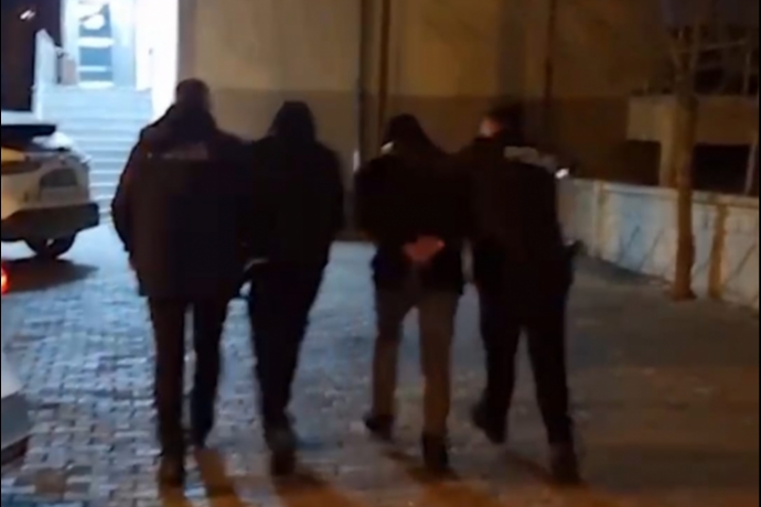 P�narba���nda Geceyi Kar��t�ran �kili Polisten Ka�amad�