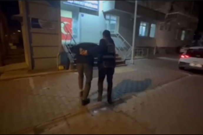 Kayseri�de 48 Saatlik Takip Sonu� Verdi: Otob�s Ak�lerini �alan ��pheli K�sk�vrak Yakaland�