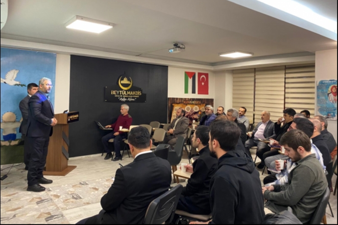 Kayseri Cihann�ma�da Doyumsuz Kitap Tahlili: Said Halim Pa�a�n�n �Buhranlar�m�z� Kitab� Masaya Yat�r�ld�