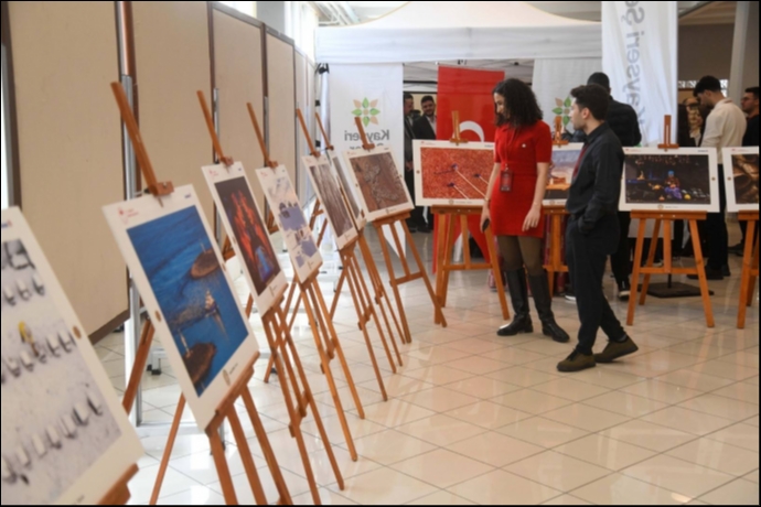 Sabanc� K�lt�r Sitesi�nde Do�a Ve �nsan Bulu�mas�: 15�inci Uluslararas� Foto�raf Sergisi Kap�lar�n� A�t�!