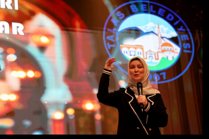 Talas�ta Ramazan Co�kusu Hatice K�bra Tongar�la Zirveye Ta��nd�