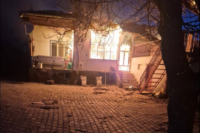 Alevler Her �eyi K�l Etti, Felahiye�de Bir Aile ��in Seferberlik Ba�lad�