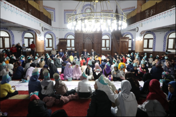 Melikgazi'de �lk Orucum �lk �ftar�m Program�nda �ocuklar�n Heyecan� G�n�l Sofras�n� �enlendirdi