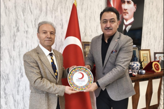 Kayseri K�z�lay�dan Kocasinan �l�e Milli E�itim M�d�rl����ne Anlaml� Ziyaret