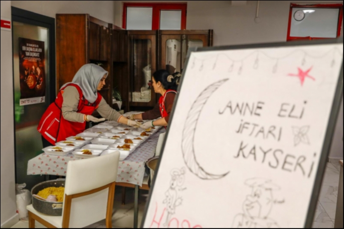 T�rk K�z�lay Kayseri �ubesi�nden Uluslararas� ��rencilere Anlaml� �ftar Bulu�mas�