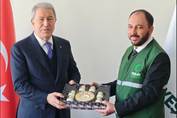 Akar Ve Okandan�dan Ye�ilay�a Anlaml� Ziyaret: Ba��ml�l�kla M�cadelede Kritik Mesaj