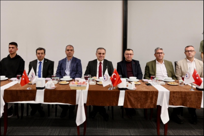 Erciyes �niversitesi�nde Ba�savc� Habib Korkmaz Ve Rekt�r Fatih Altun �zel Gereksinimli ��rencilerle Ayn� Sofrada