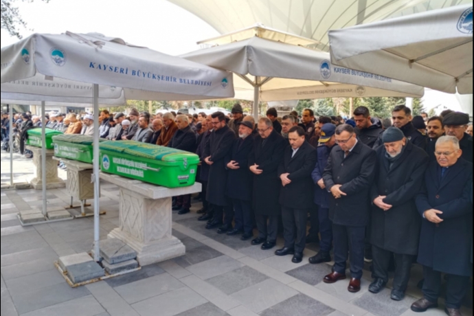 Kocasinan Belediye Ba�kan� Ahmet �olakbayrakdar��n Babas�na Son Veda