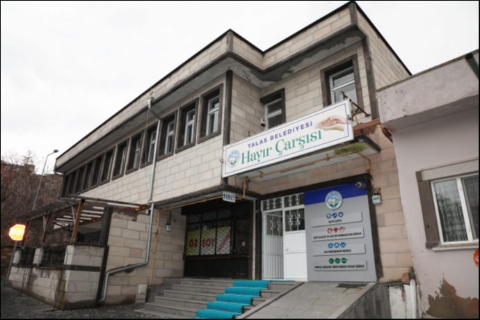 Talas Belediyesi�nden �ks�z Ve Yetim �ocuklara Bayraml�k S�rprizi