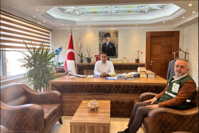 Ye�ilay Haftas�nda Anlaml� Bulu�ma: Kafal��dan Kaymakam G�ltekin�e Ziyaret