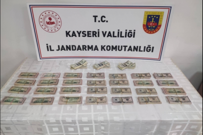Kayseri�de Sahte Dolar Operasyonu: �antadan Servet ��kt�