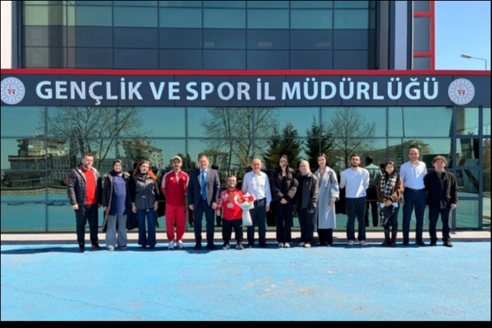 Kayseri�nin Gururu Tiflis�ten D�nd�: Avrupa �kincisi �a�da� Kaya Co�kuyla Kar��land�