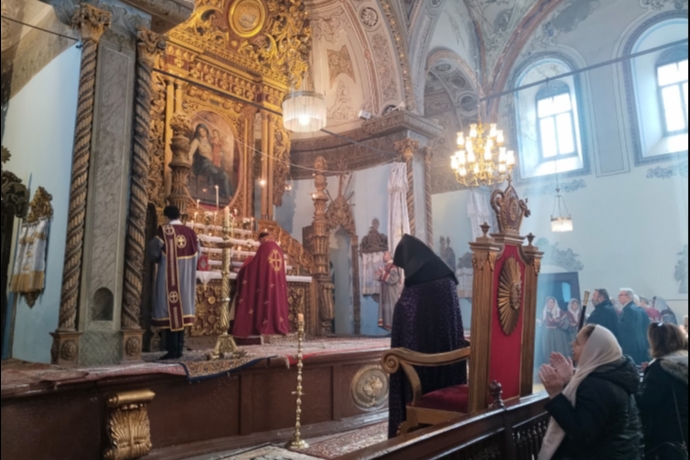 Kayseri�de Tarihi Kilisede Mi�ing Ayini: Bar�� ��in Dualar Y�kseldi