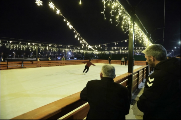 Kayseri�de Gen�lere Yeni Spor Alan�: Ba�kan B�y�kk�l�� Buz Pateni Pistini �nceledi