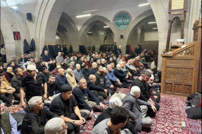 Kayseri�de Kadir Gecesi: Dualar Semaya Y�kseldi, Camiler Dolup Ta�t�