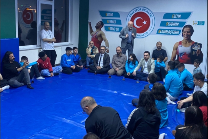 Kayseri�de Anlaml� Bulu�ma: Ye�ilay ERVA Ailesi �ftar Sofras�nda Bulu�tu