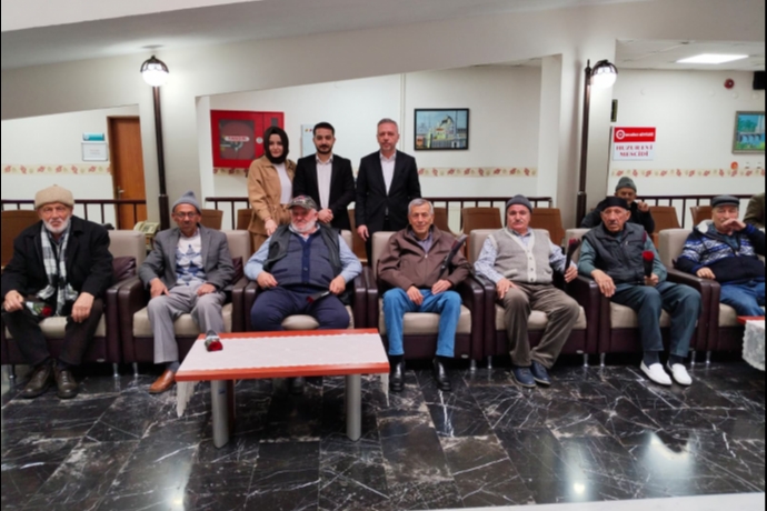 Avrupa Kayserili ��verenler Birli�i�nden Huzurevinde S�cac�k Bayram Mesaj�