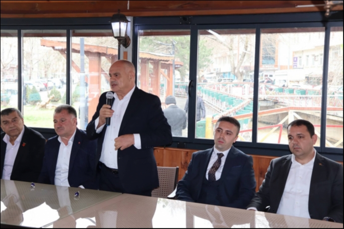 Yahyal��da G�n�lleri Bulu�turan Bayramla�ma! Meydan Tek Y�rek Oldu