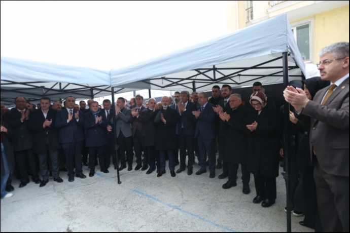 Te�kilat Bayramda Tek Y�rek Oldu: Kayseri�de Dikkat �eken Mesajlar Verildi