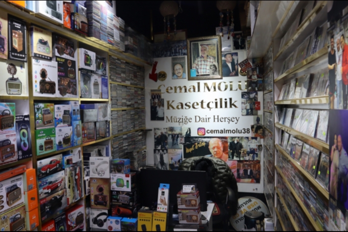 Kayseri'de Kasetin Direni�i: 4 Metrekarede Zamana Meydan Okuyan Hik�ye!