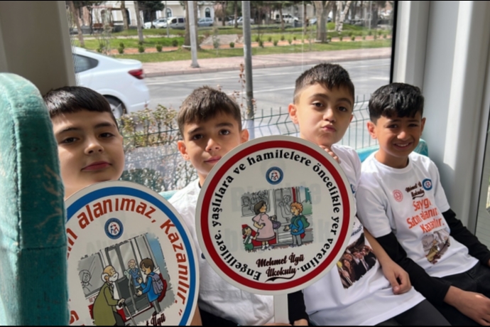 Kayseri'de Otob�ste Bir Ders, �ehirde Bir De�i�im: Nezaket Seferi Ba�lad�