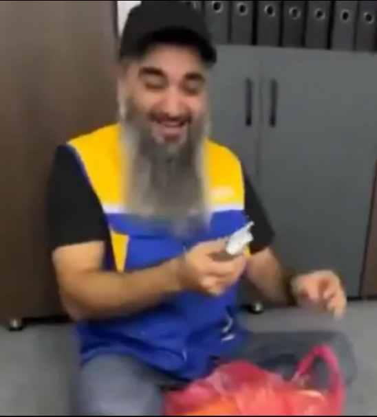 Libya�da Zaman Durdu, Kargo Durmad�! 16 Y�l �nceki Nokia Sipari�i Bug�n Teslim Edildi