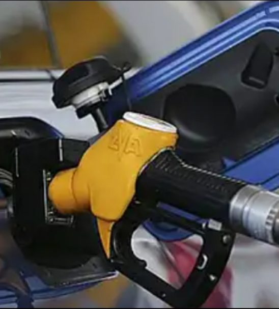 Petrol Geriledi, Pompa Fiyatlar� Nefes Ald�r�yor